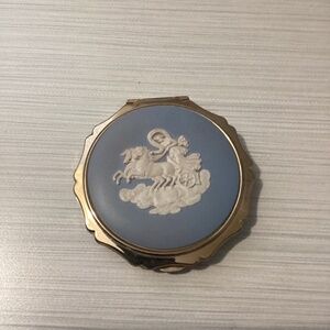 Stratton Wedgewood ladies compact